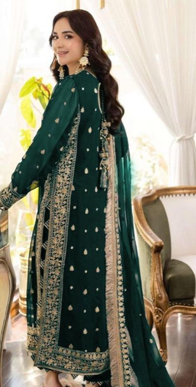 3 Pcs Women’s Stitched Crinkle Chiffon Embroidered Suit – Green | Elegant Formal Wear