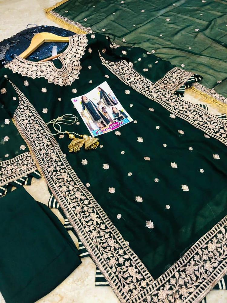 3 Pcs Women’s Stitched Crinkle Chiffon Embroidered Suit – Green | Elegant Formal Wear