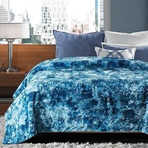 Heavy Winter Quilts, King Size 4-Piece | Soft Fluffy Velvet Plush Bedding Set with Pillow Shams | Shaggy Comforter Cover – Lite Green Color