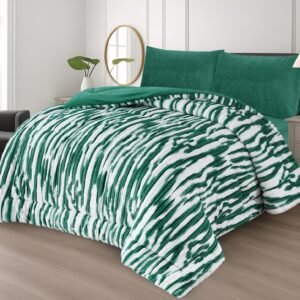 Strawberry 4PC Quilt Set Green Color – Super King Size | Premium Soft Bedding | 5 Beautiful Designs