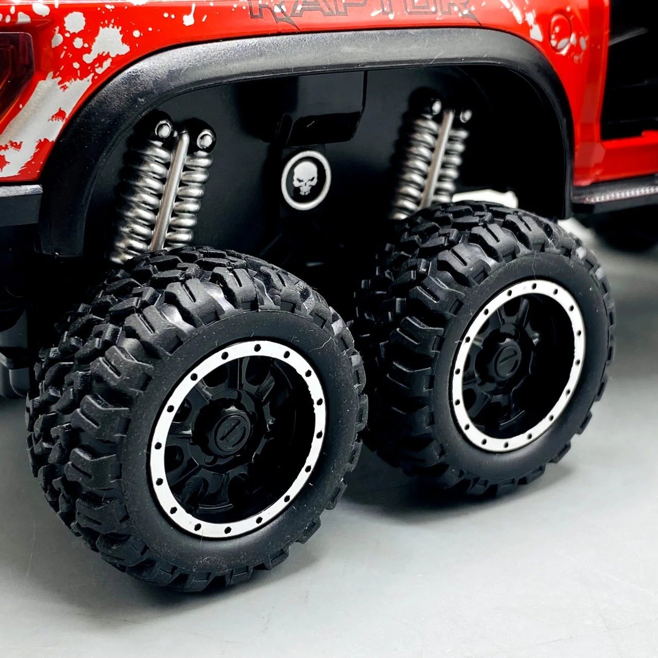 Diecast Ford Raptor With Light Sound and Smoke - Image 16