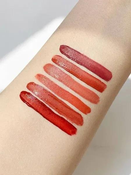 Pack of 6 Multicolor Velvet Glossy Lip Gloss - Image 4